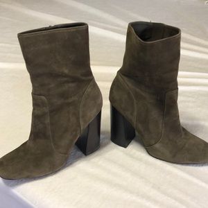 Suede boots